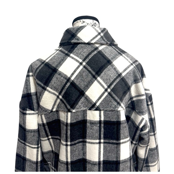 Garage Women’s Plaid Button-Up Coat. Size Large - Picture 9 of 14